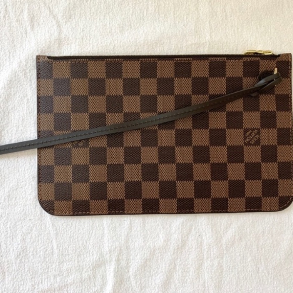 Louis Vuitton Neverfull Pouch